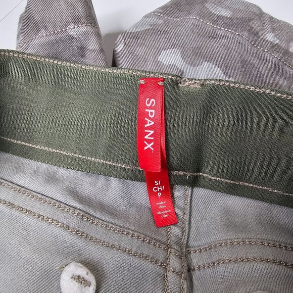 Spanx Size S Green Camo Stretch Twill Shorts 4" Inseam Slimming Tummy Control - Picture 5 of 8